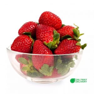 Клубника богата витамином С: всего 5 ягод содержат его столько же, сколько и целый апельсин!